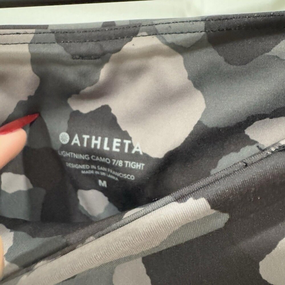 Athleta Lightning Camo‎ 7/8 Leggings-Gray Camo-Medium - Picture 4 of 9